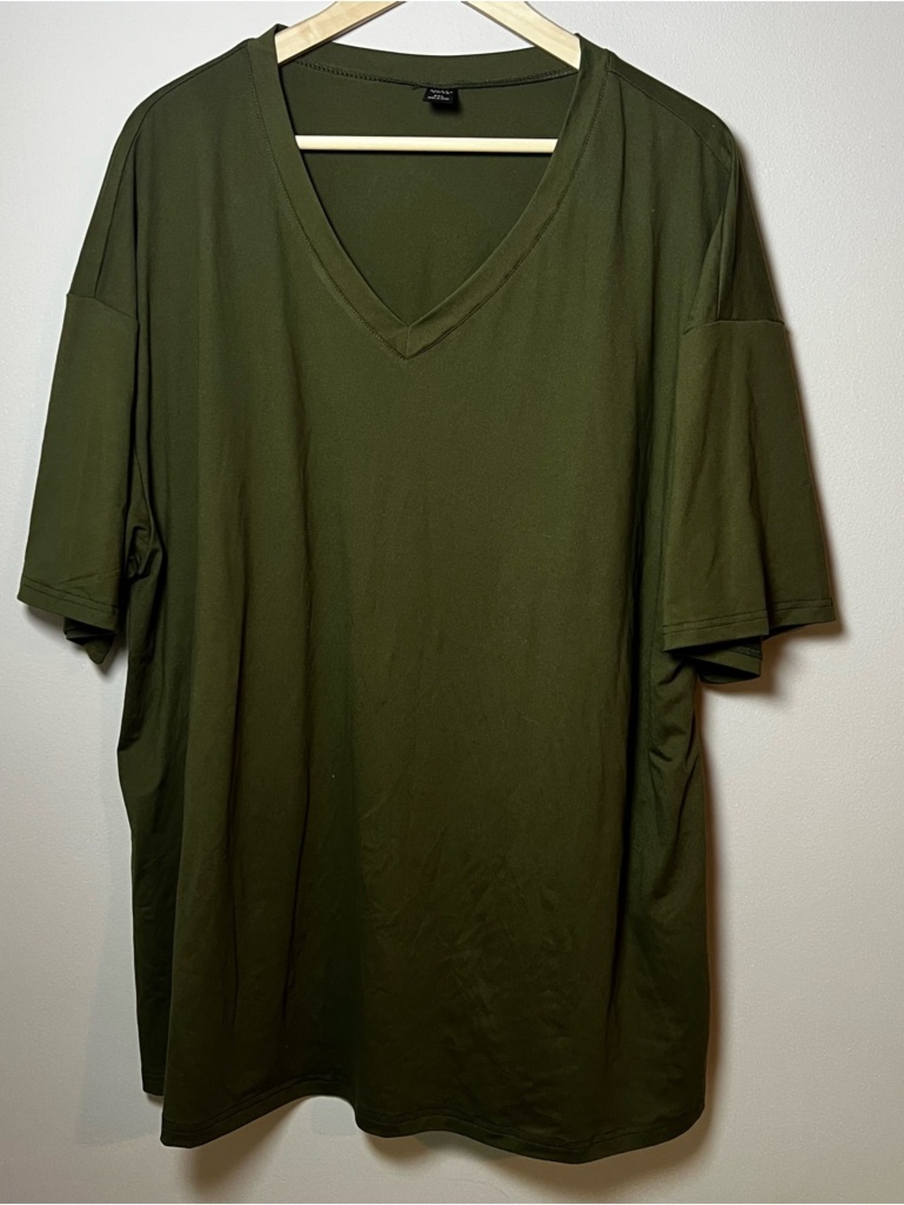 Emery Rose V-neck T-Shirt Women’s 2XL Olive Green Boho Oversized Baggy Soft Tee